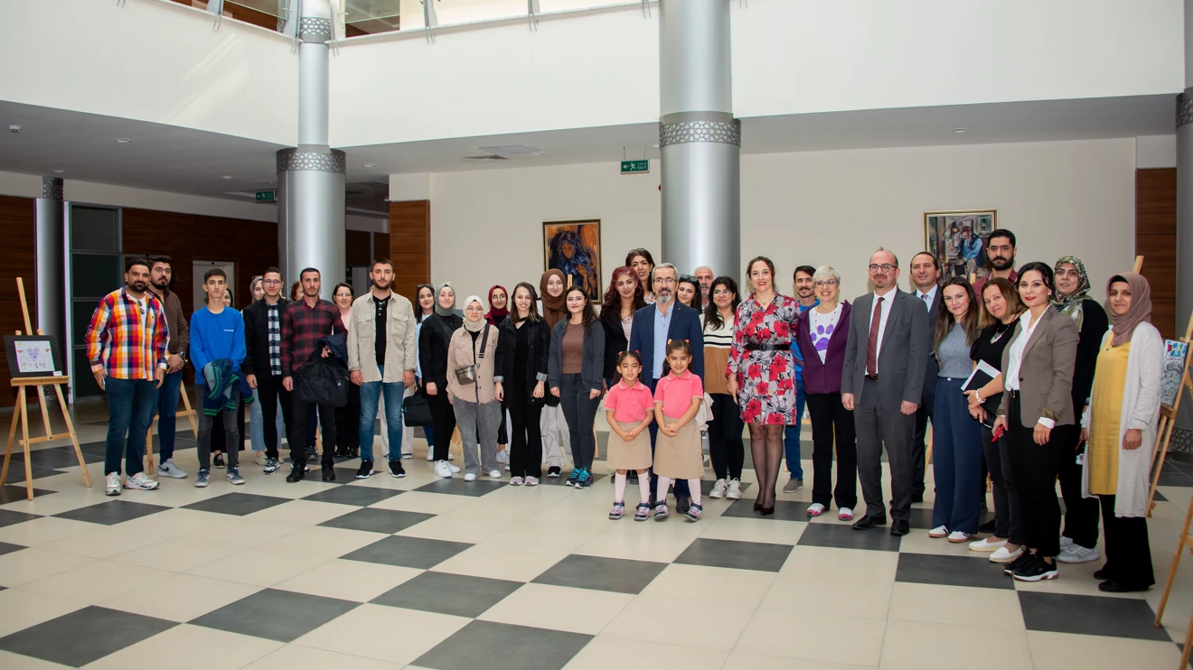 Selçuk Üniversitesinde Minikler Cumhuriyet Temalı Sergi’nin açılışı gerçekleştirildi